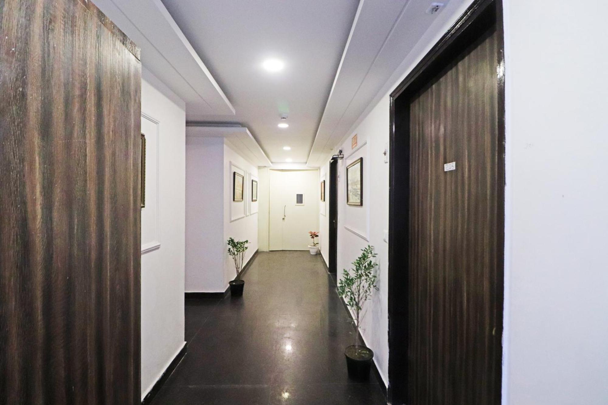 Hotel Mayda Prime Near Delhi Airport 뉴델리 외부 사진