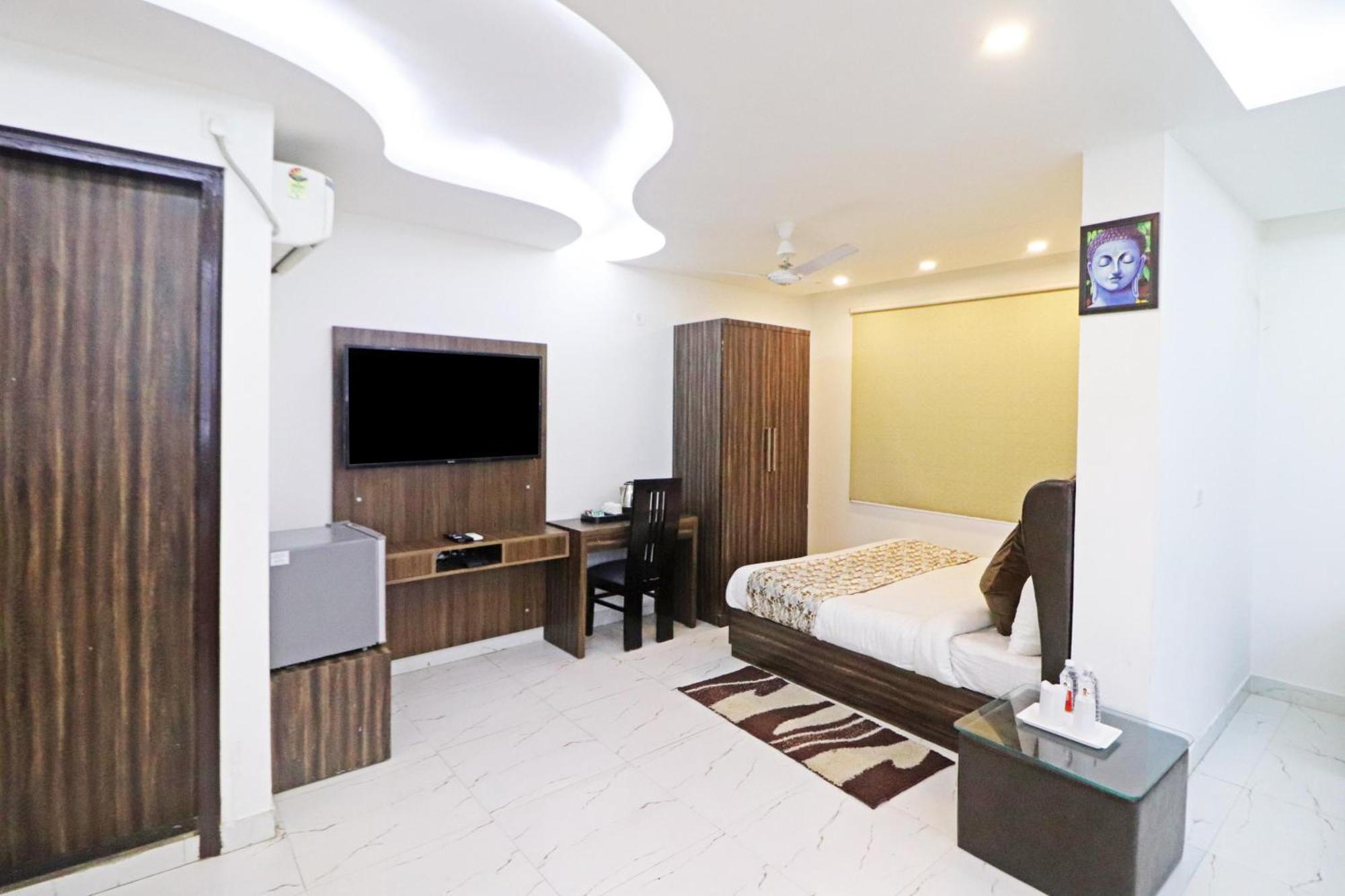 Hotel Mayda Prime Near Delhi Airport 뉴델리 외부 사진