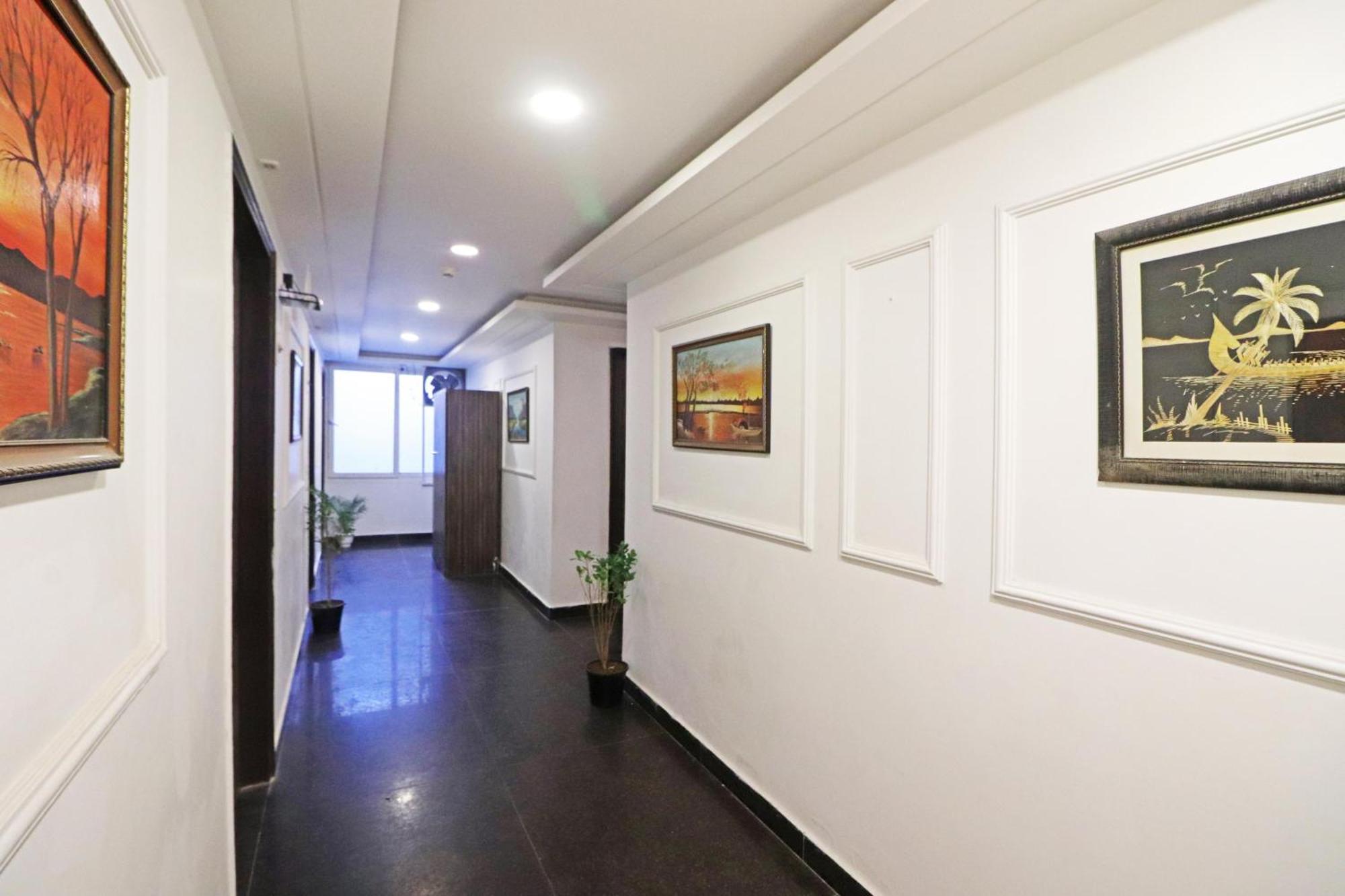 Hotel Mayda Prime Near Delhi Airport 뉴델리 외부 사진