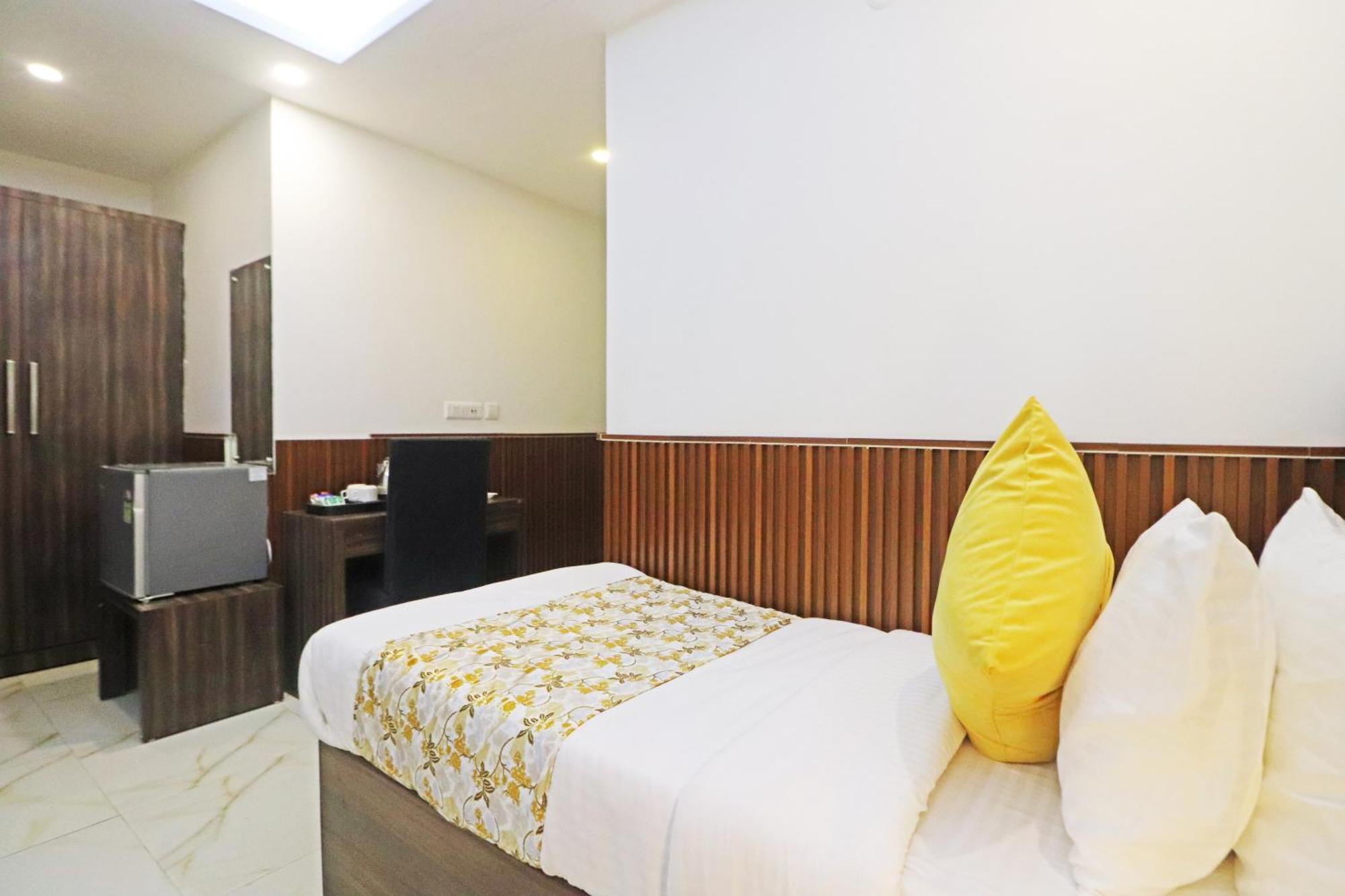 Hotel Mayda Prime Near Delhi Airport 뉴델리 외부 사진