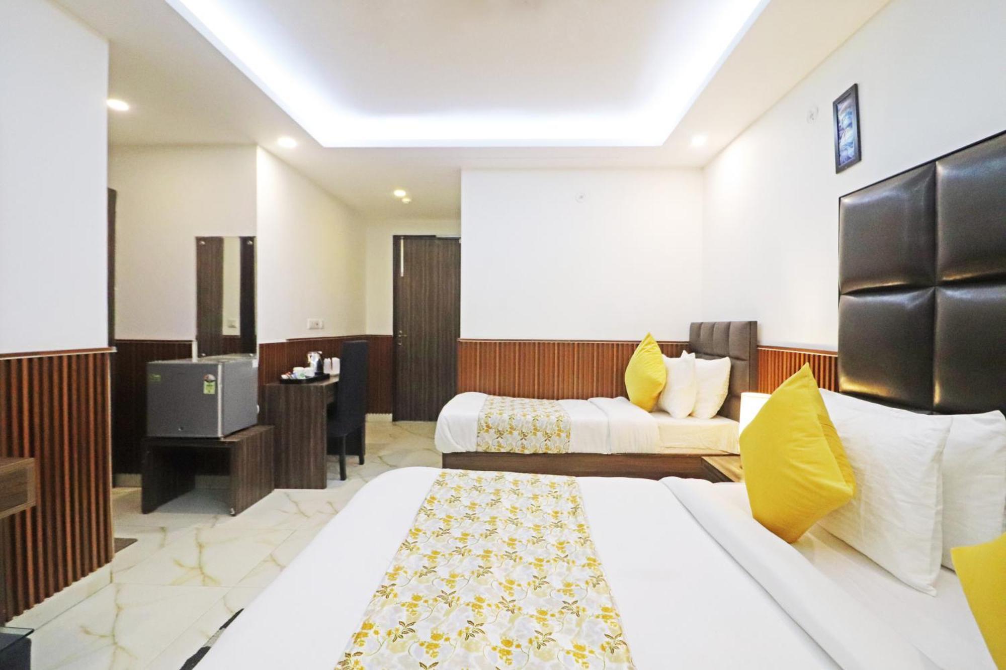 Hotel Mayda Prime Near Delhi Airport 뉴델리 외부 사진