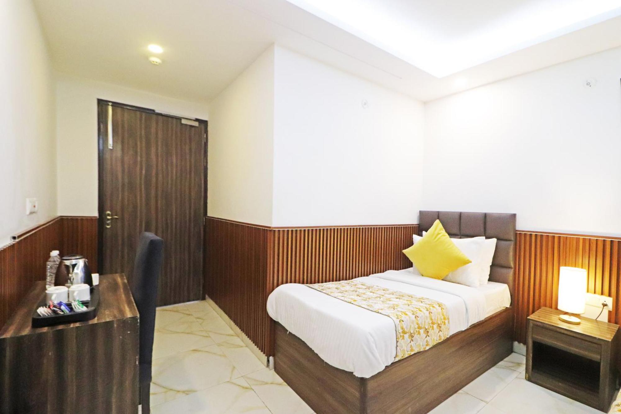 Hotel Mayda Prime Near Delhi Airport 뉴델리 외부 사진