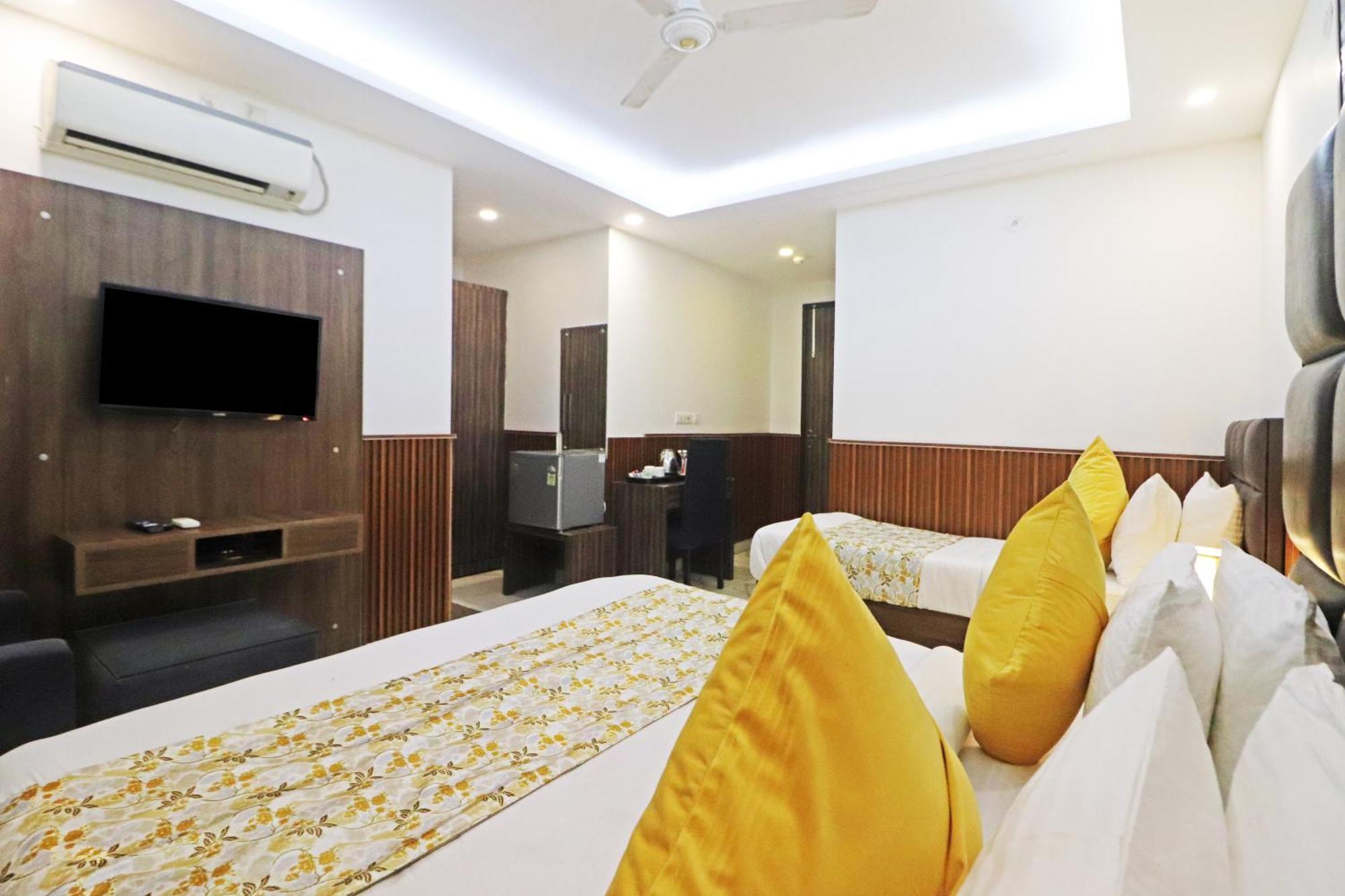 Hotel Mayda Prime Near Delhi Airport 뉴델리 외부 사진