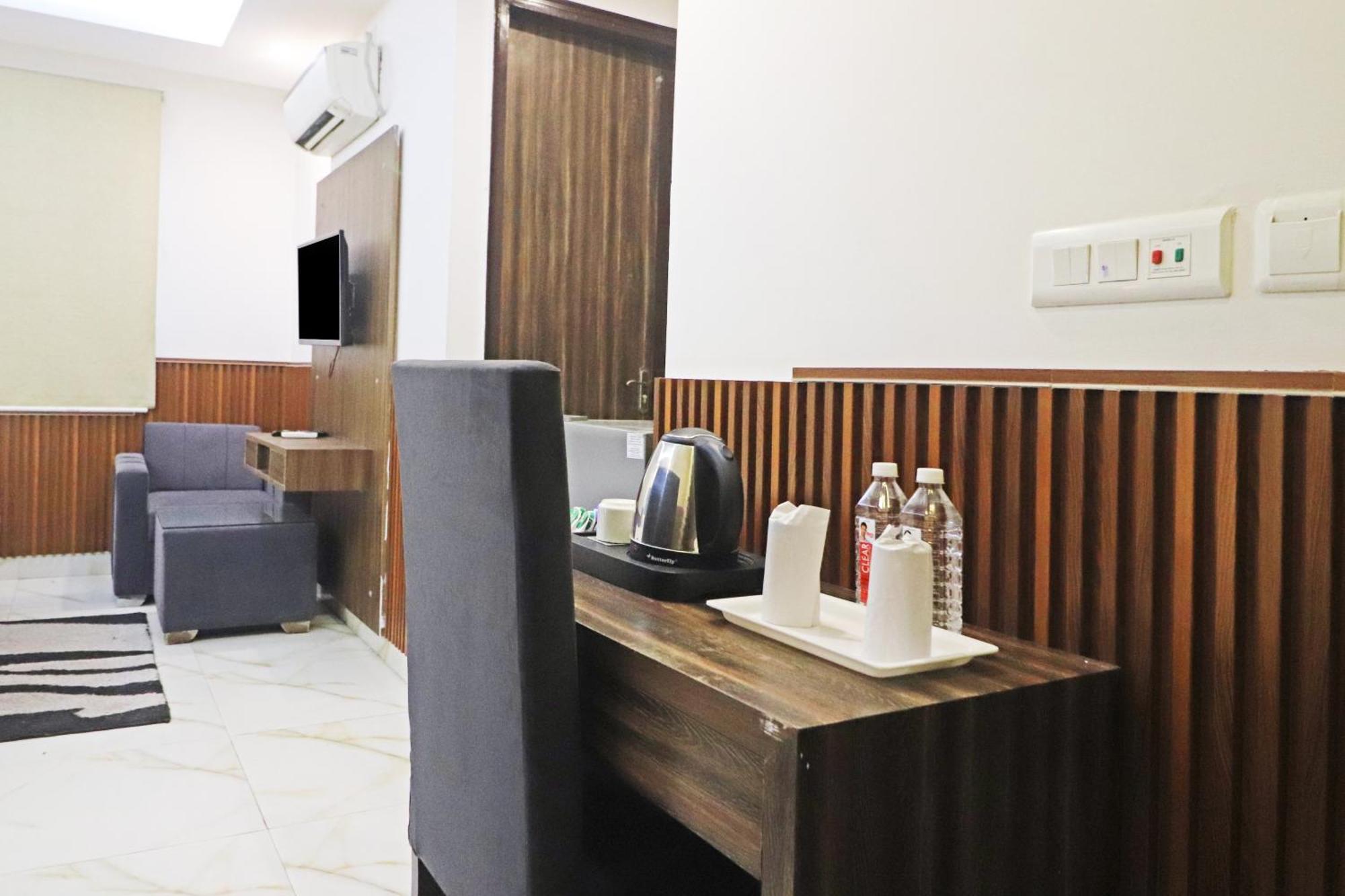 Hotel Mayda Prime Near Delhi Airport 뉴델리 외부 사진