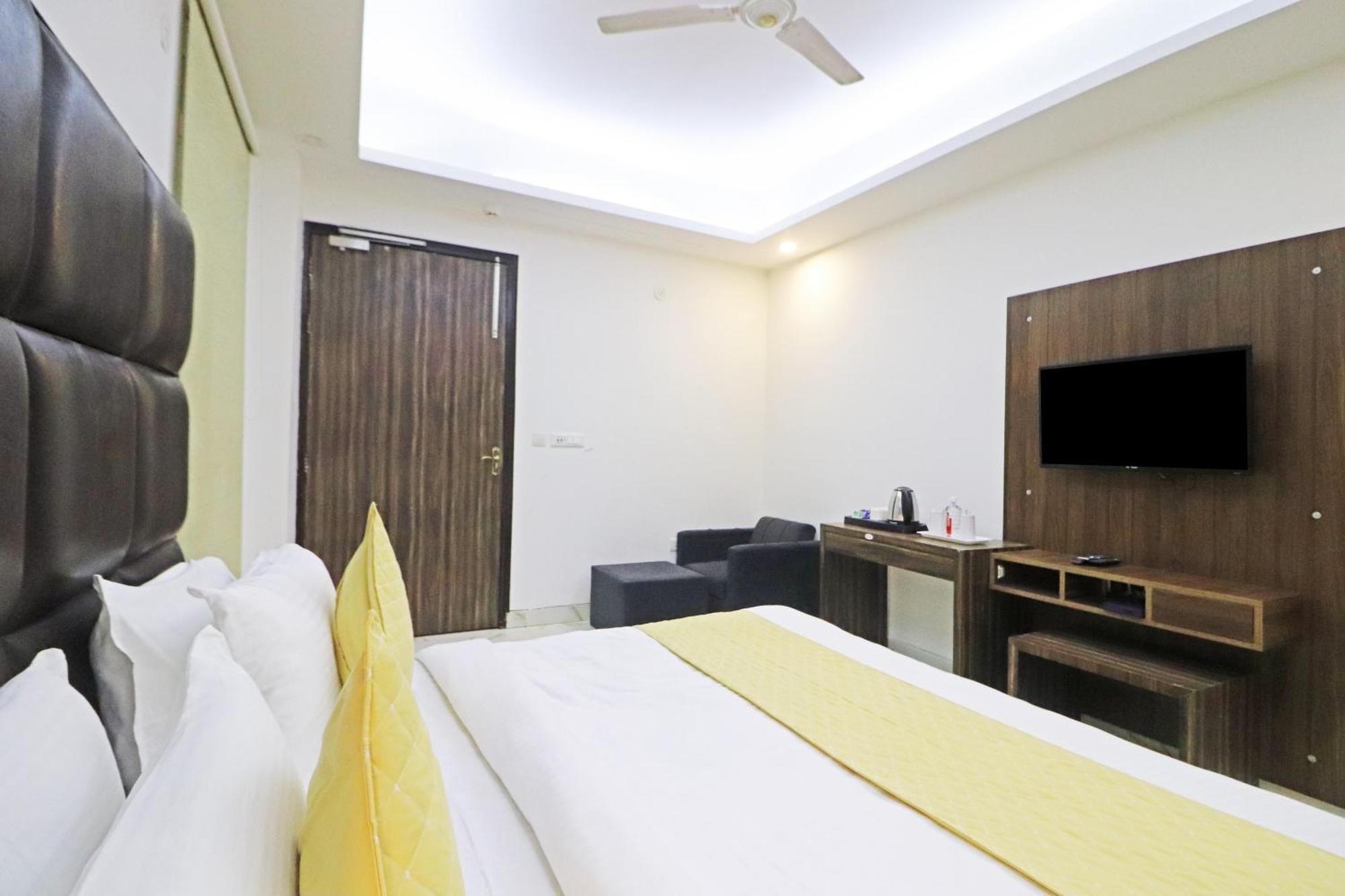 Hotel Mayda Prime Near Delhi Airport 뉴델리 외부 사진
