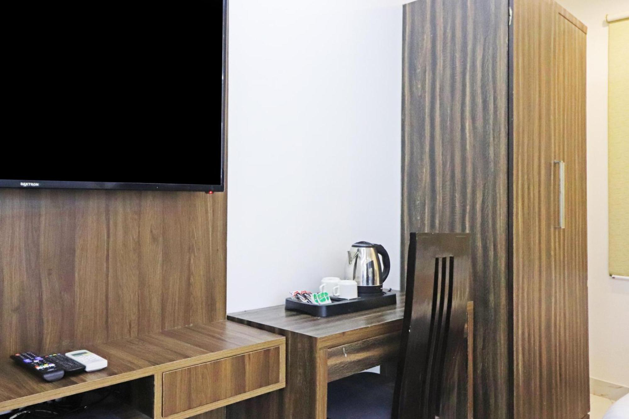 Hotel Mayda Prime Near Delhi Airport 뉴델리 외부 사진