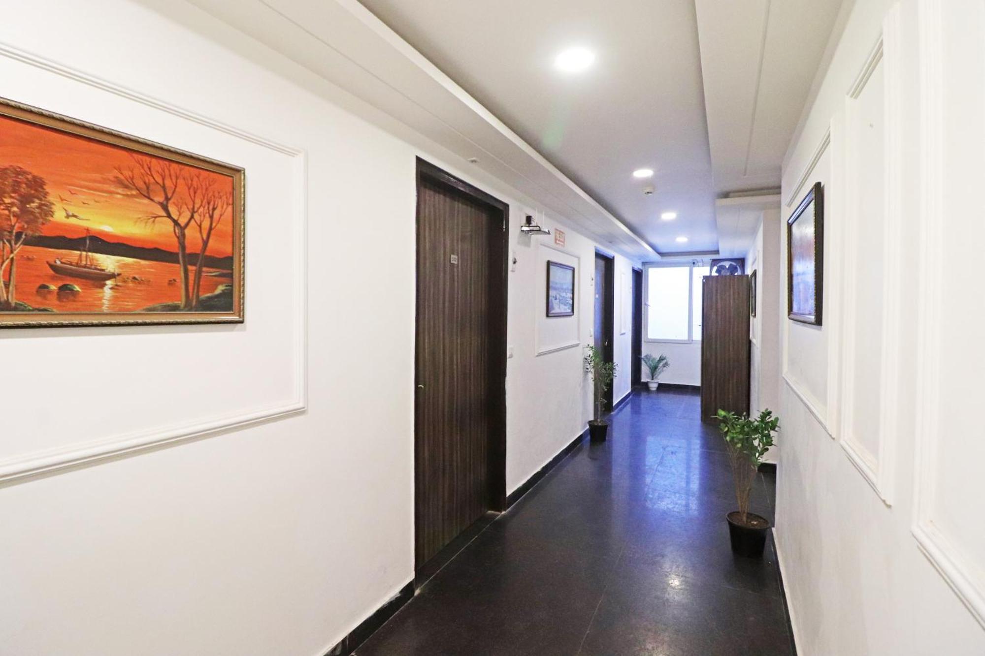 Hotel Mayda Prime Near Delhi Airport 뉴델리 외부 사진