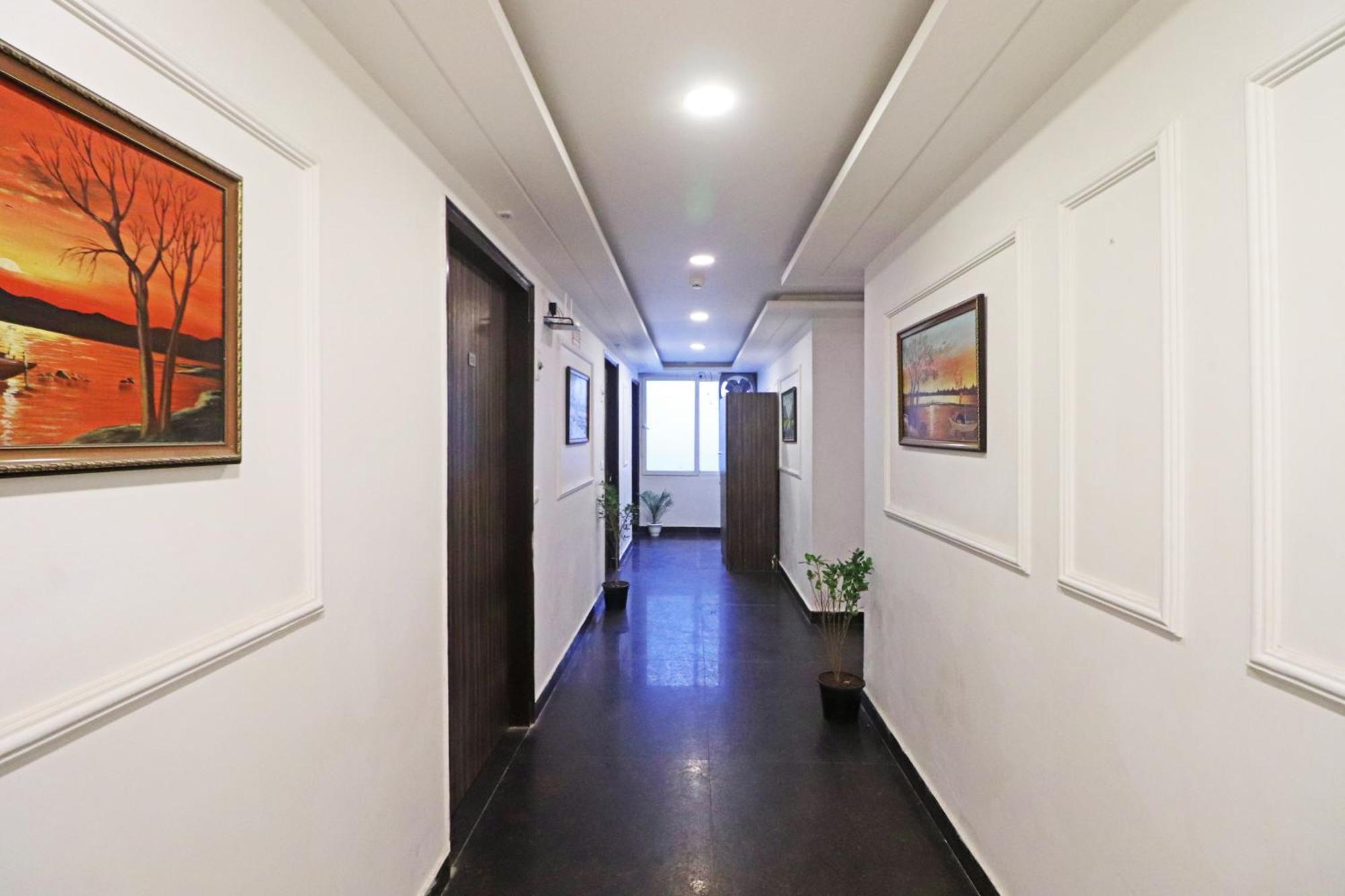 Hotel Mayda Prime Near Delhi Airport 뉴델리 외부 사진